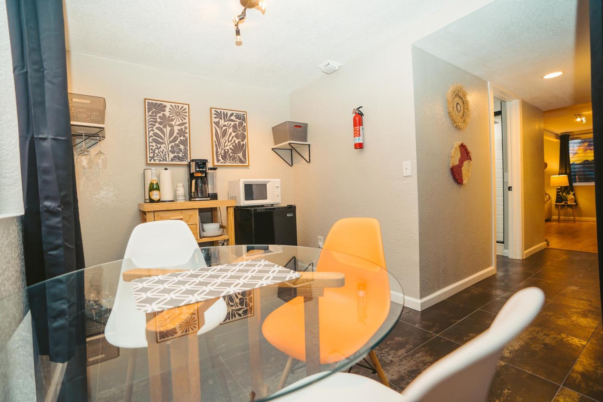 Windsor Retreat Private Basement Suite DEN Exteriér fotografie